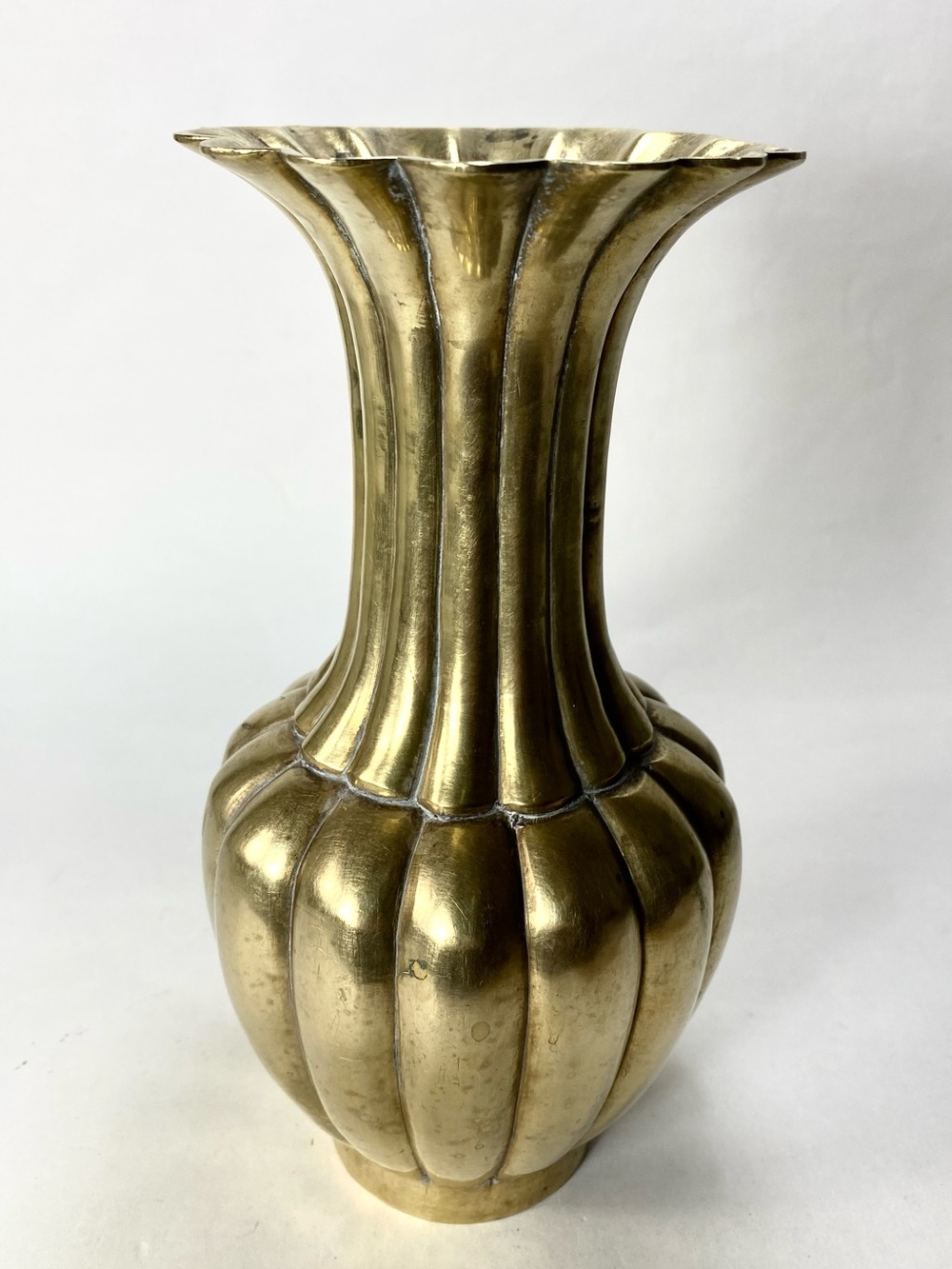 7 1/2" Vintage Elegant Fluted Brass Scalloped Ribbed Bulbous Vase